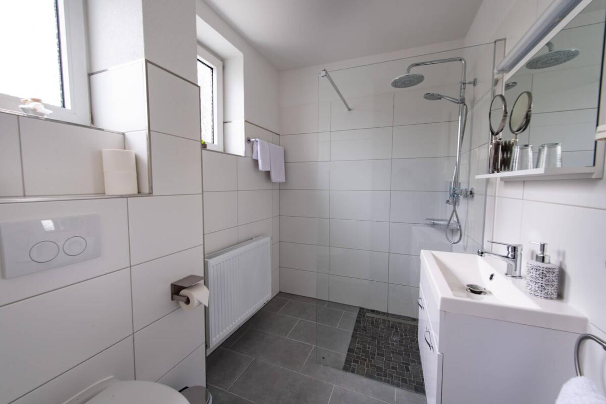 Frankfurter Straße 176, 34134 Kassel (SOVA Guesthouse)